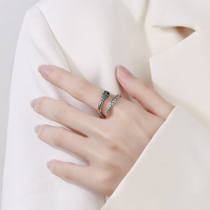 Exklusiv Ring i Äkta S925 Sterling Silver med Smaragdgrön Zirkon – Unik Ormdesign sveabuy